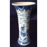 Delfts wit/blauw vaasje, gemerkt